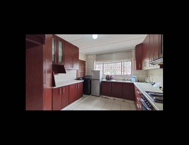 4 BEDROOM HOUSE FOR SALE IN SILVERGLEN